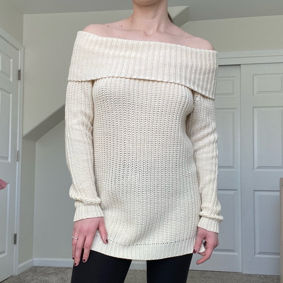 NWT Favlux off the shoulder sweater - Picture 2 of 6